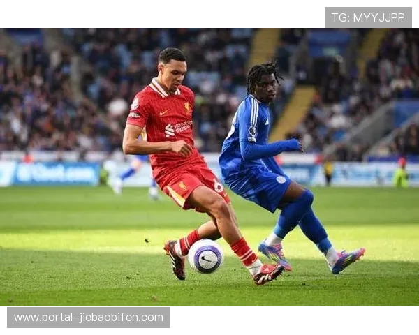 斯图加特前锋单刀被扑，错失扳平良机