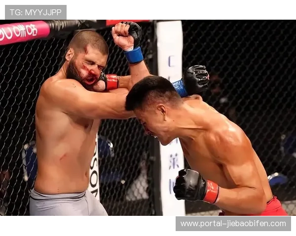 张名扬赛后采访：“倒下的是身体，站起的是中国格斗精神”